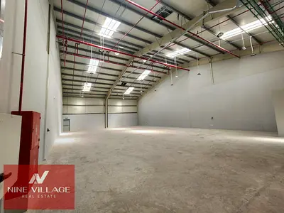 🏭 Warehouse for Rent – Corner Unit