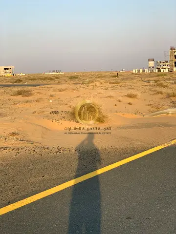 للبيع ارض في منطقة بساتين الزبير  بموقع حيوي. على شارع 24 بالقرب من الخدمات  تملك حر لجميع الجنسيات العربية