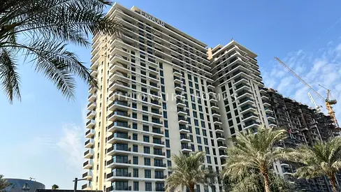 High Floor | Facing Pool and Mall | Mortgable