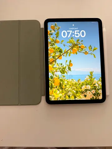Apple iPad mini 7 with Apple Pencil and Smart Cover - Good condition