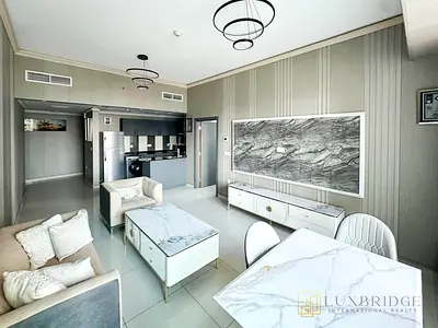Upgraded & Furnished 1BR| Mid Floor