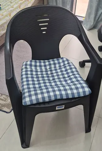 New Plastic chair with cushion