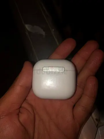 Apple AirPods Charging Case (Original) - Used