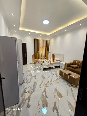 ستوديو راقي شامل ماء كهرباء و انترنت مع صيانة مجانية و باركينغ 2500