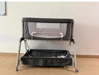My grey bedside bassinet co-sleeper – foldable, good condition