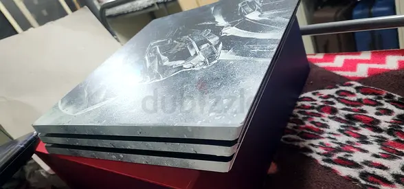 Ps4 pro 1 tb  with 3 games 2 controler full accessries