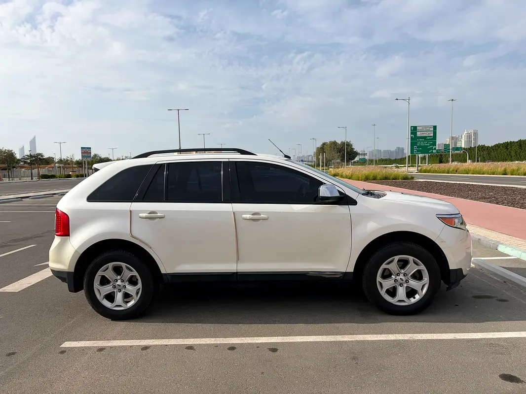 Ford Edge 2012 — photo 1 of 12