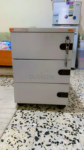3-drawer metal office pedestal cabinet with lock and keys