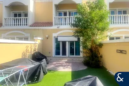 2 Bed | Comfy Layout | Garden | Large Terrace