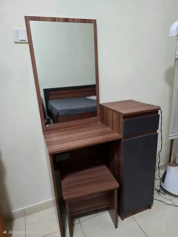Modern Compact Dressing Table with Large Mirror
