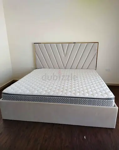 Stylish Brand new king size bed frame storage bed including medical mattress king bed