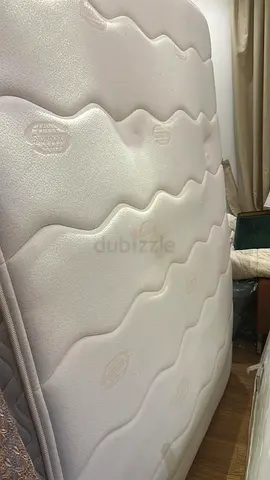 CRATE AND BARREL Simmons Queen size lines no flip mattress 153x200 cm