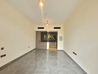 Spacious Studio /Kitchen appliances/Ready to move