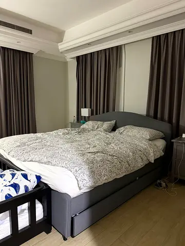 Bed with mattress size 180:200