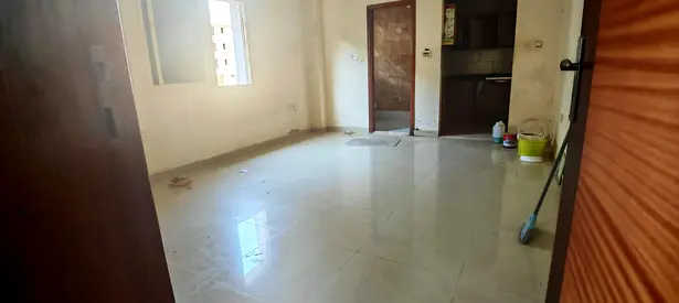 استديو للإيجار السنوي في العالية خلف البيت المتوحد بتكييف مركزي