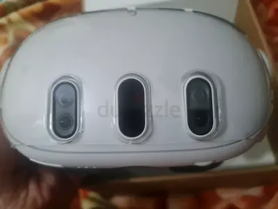 Meta quest 3 512GB VR with 2 controllers and free accessories