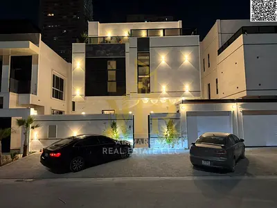 Three-story villa with a swimming pool at a bargain price, including electricity, water, and air conditioning, ready to move in, in one of the most pr