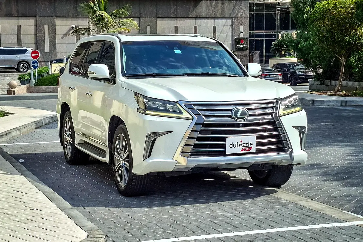Lexus LX-Series 2016 — photo 1 of 15