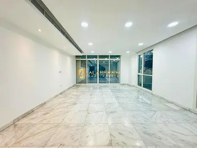 Fully Upgraded |4 bed plus Maide | Private garden