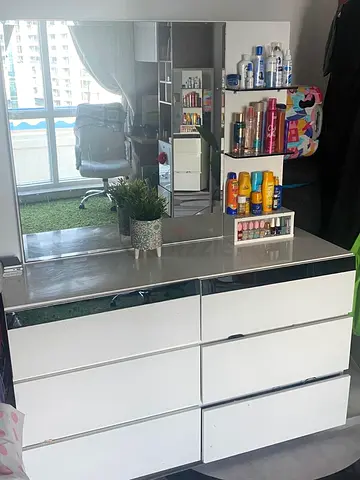 My white 6-drawer dresser with large mirror