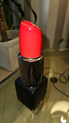 Lipstick flower vase