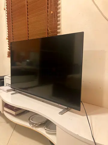 Selling my flat-screen TOSHIBA LED TV — perfect working condition