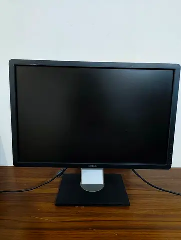 Classified Computer Monitor Classifieds: DELL Computer monitor Good condition | dubizzle UAE