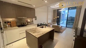 Vacant on Transfer | Corner Unit | Pool View