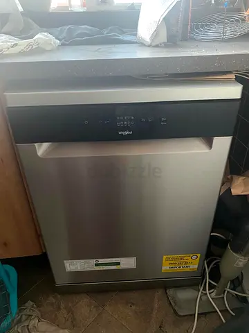 Whirlpool Stainless Steel Freestanding Dishwasher - Working