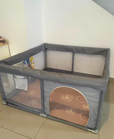 Play pen for babies