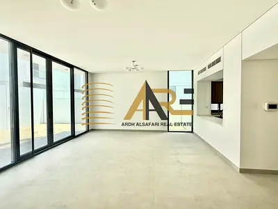 Elegant 4BR Villa | Waterfront | Garden | Maid Room | No Deposit | AED 135K Only