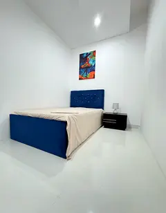 Small Room in JVC