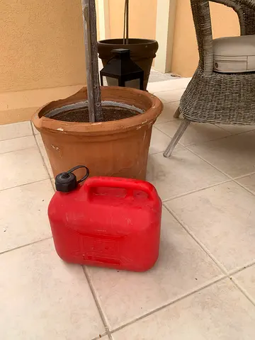 Camping Portable Gasoline Fuel Can 5l Heavy Duty 5l As New