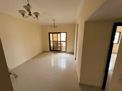 One bedroom and living room - Second tenant - Built-in wardrobes - Free maintenance - Master bedroom