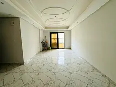 Amazing offer 2bhk with balcony and 3 washroom wardrobe price 55k