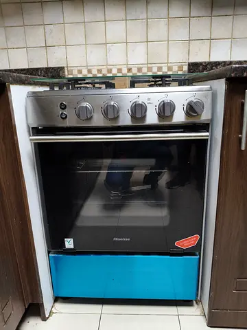 Freestanding cooker