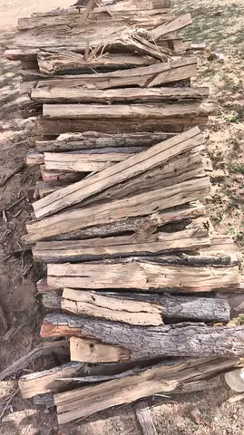 Seasoned firewood logs — mixed hardwood, ready to use 10kg