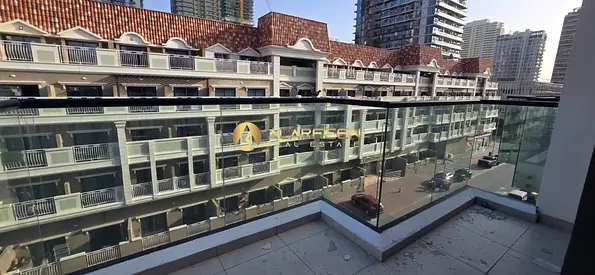 Huge Layout | Comfortable & Modern I Ready To Move In |