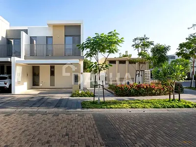 Must See | Immediate Move in | Everyday Greenery