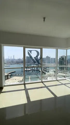 إطلالة كاملة على المارينا | طابق علوي | بدون عمولة | جاهز للسكن