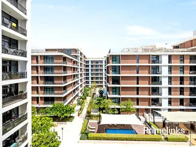 Family Home 2BR | Spacious | Pool & Community View