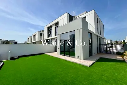 Landscaped | Corner Unit | Vacant Now