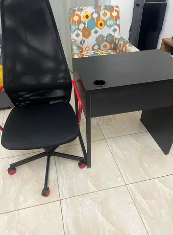 IKEA Compact computer desk with ergonomic mesh office chair (set)