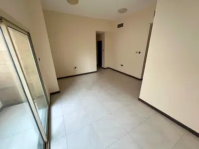 غرفتين وصالة بالجرف 3، خلف فيستيفال، 43 ألف، تكييف مركزي، 6 دفعات.