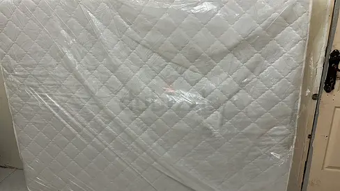 White quilted mattress (wrapped)