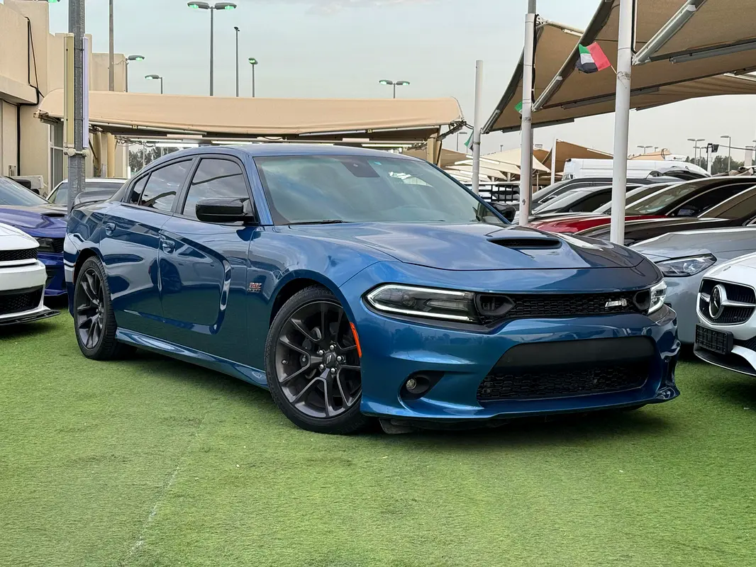 Dodge Charger 2020 — photo 1 of 15