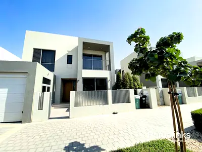 Single Row | Landscaped | Modern Furniture