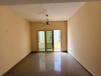غرفتين وصالة /حمامين /بلكون باطلالة مفتوحة / تكيف مركزى /غاز مركزى /تشطيبات حديثة