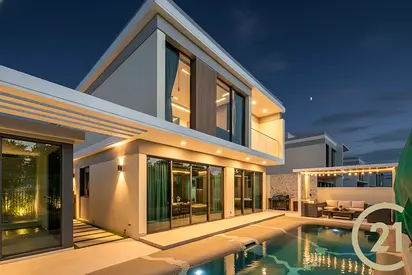 Vacant | 6 bedroom | Extended | Fully Upgraded