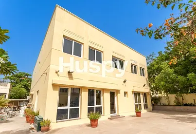 Huge Villa | Prime Location | Lake Facing